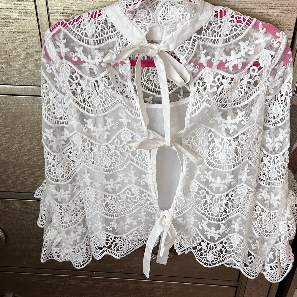 🛍️SALE🛍️ Endless Rose Mock Neck Bell Sleeves Open Back White Lace Blouse - Picture 4 of 6